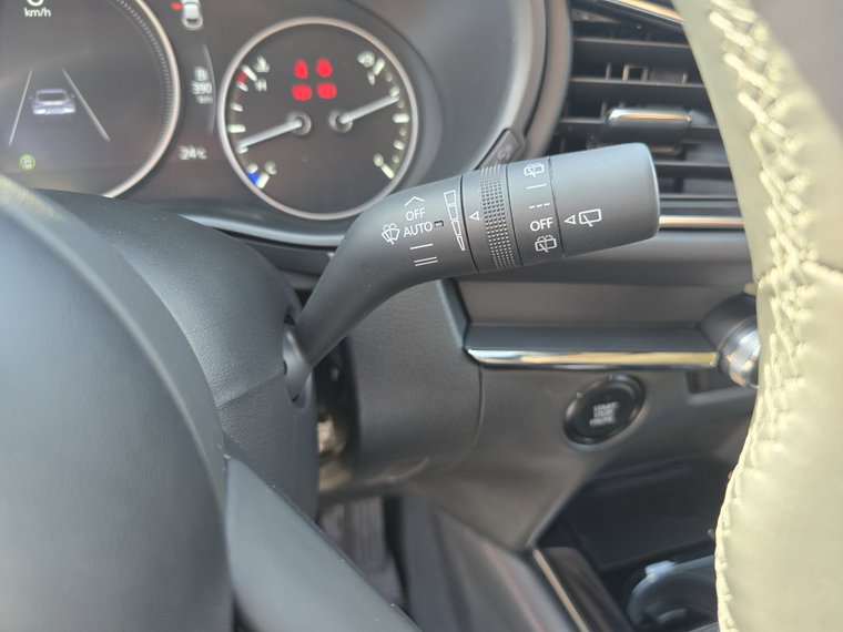 Vehicle Image 32