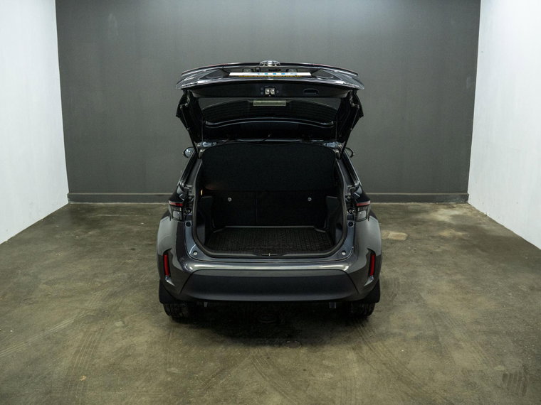 Vehicle Image 19