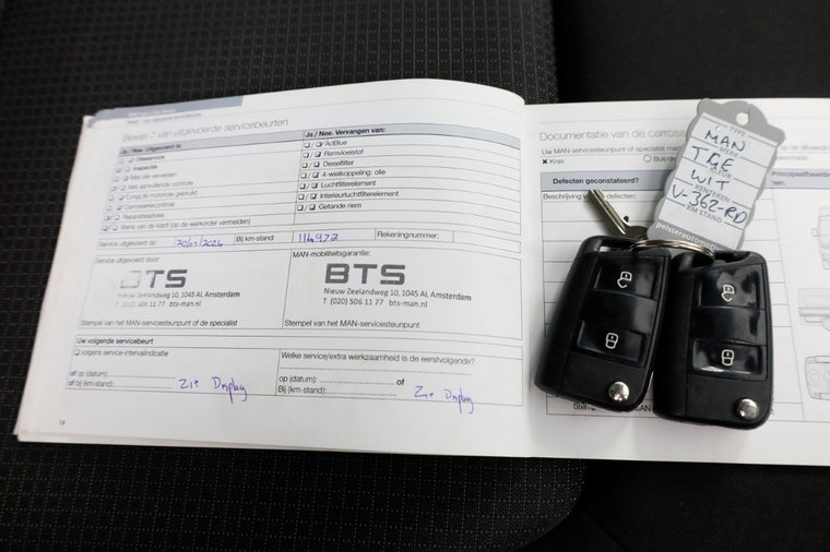 Vehicle Image 13