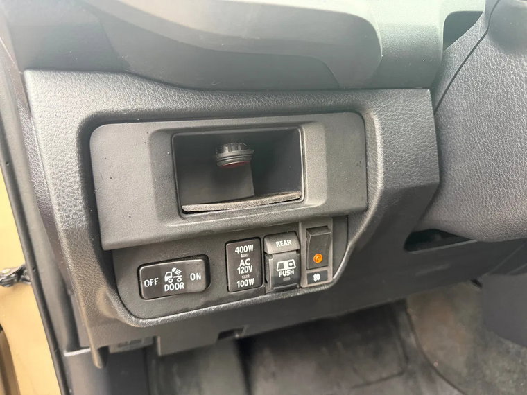 Vehicle Image 23