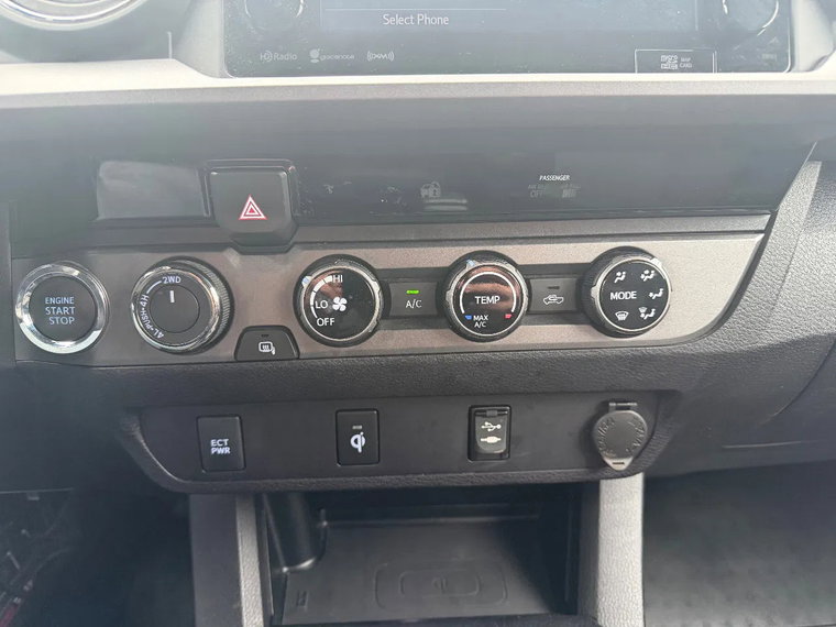 Vehicle Image 28