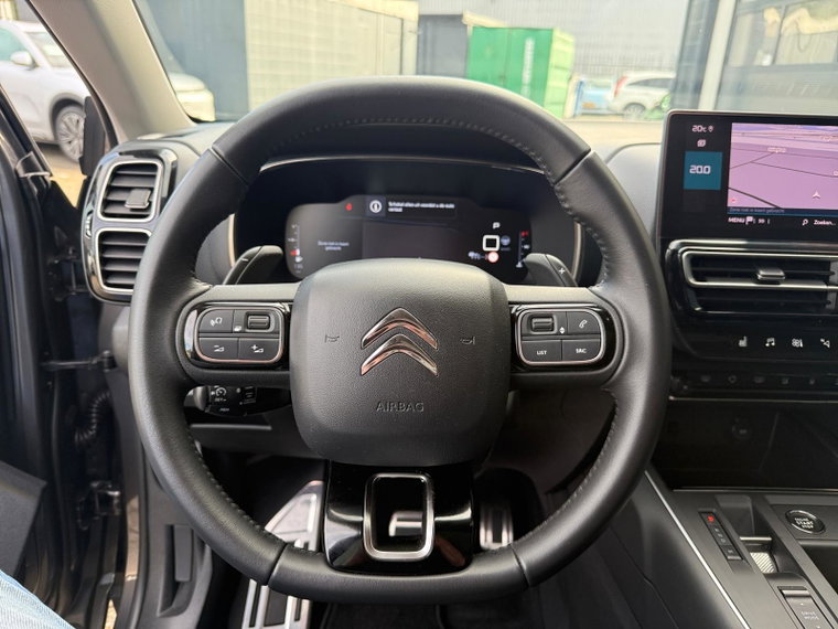 Vehicle Image 23