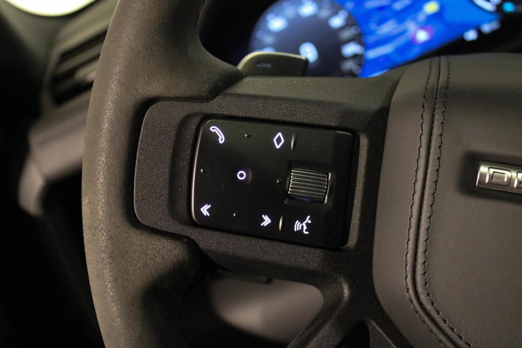 Vehicle Image 25