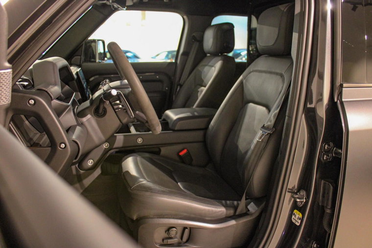 Vehicle Image 11