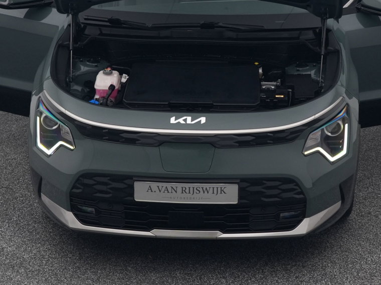 Vehicle Image 32