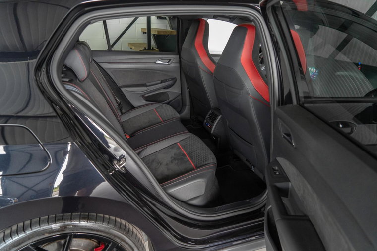 Vehicle Image 37