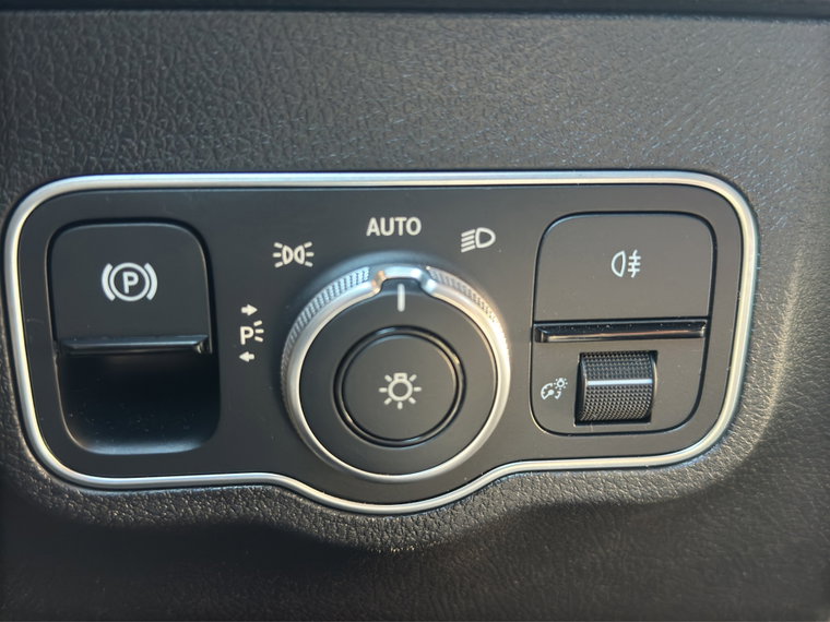 Vehicle Image 26