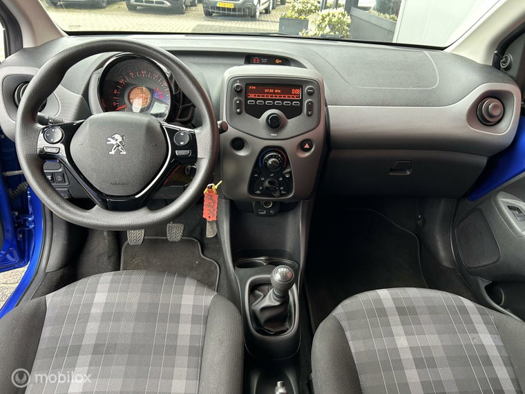 Vehicle Image 14