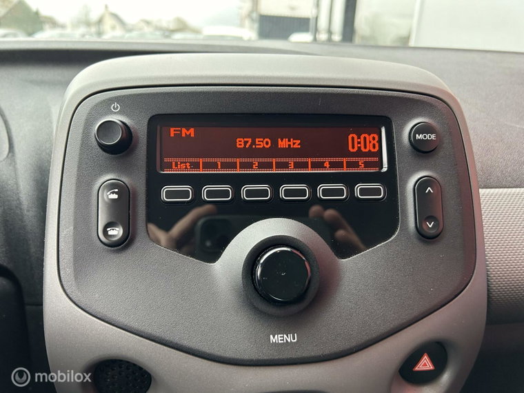 Vehicle Image 17