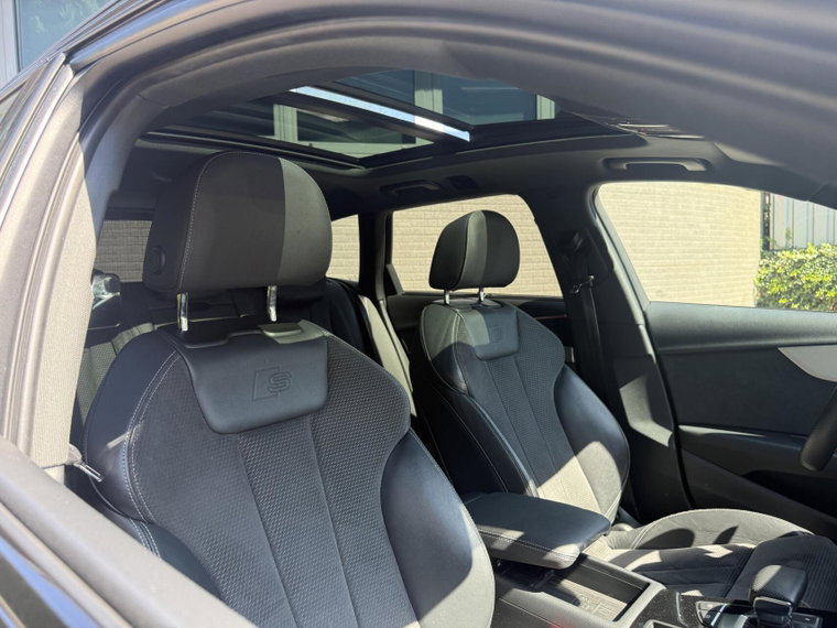 Vehicle Image 19