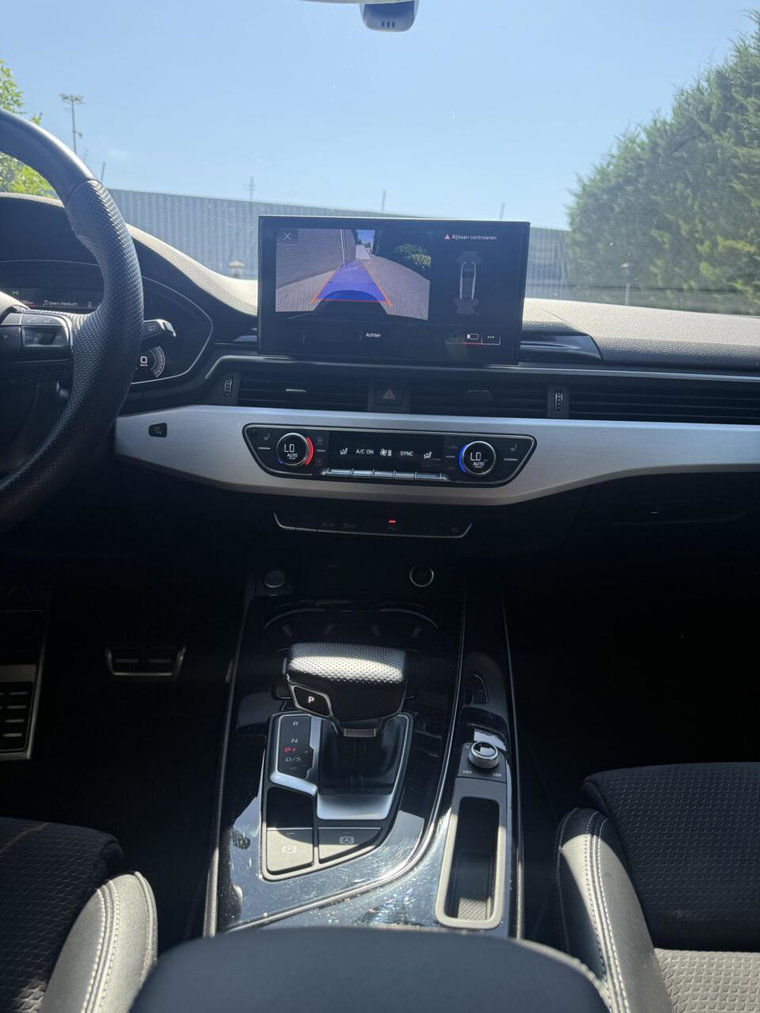 Vehicle Image 21