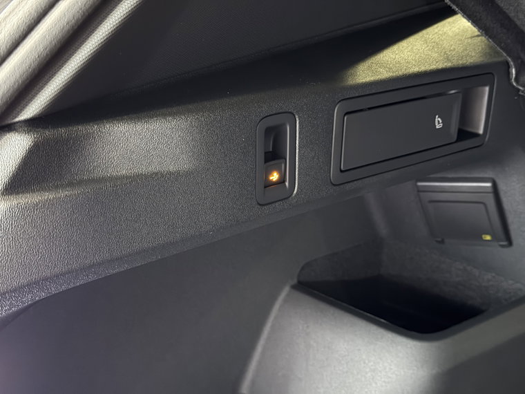 Vehicle Image 60