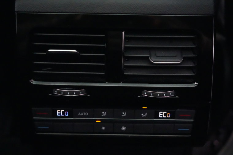 Vehicle Image 34