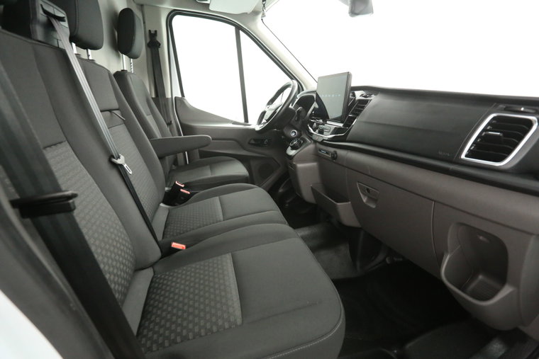 Vehicle Image 25