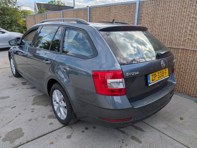Vehicle Image 17