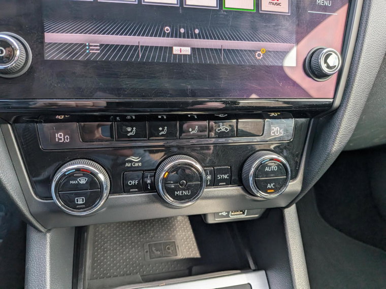 Vehicle Image 24