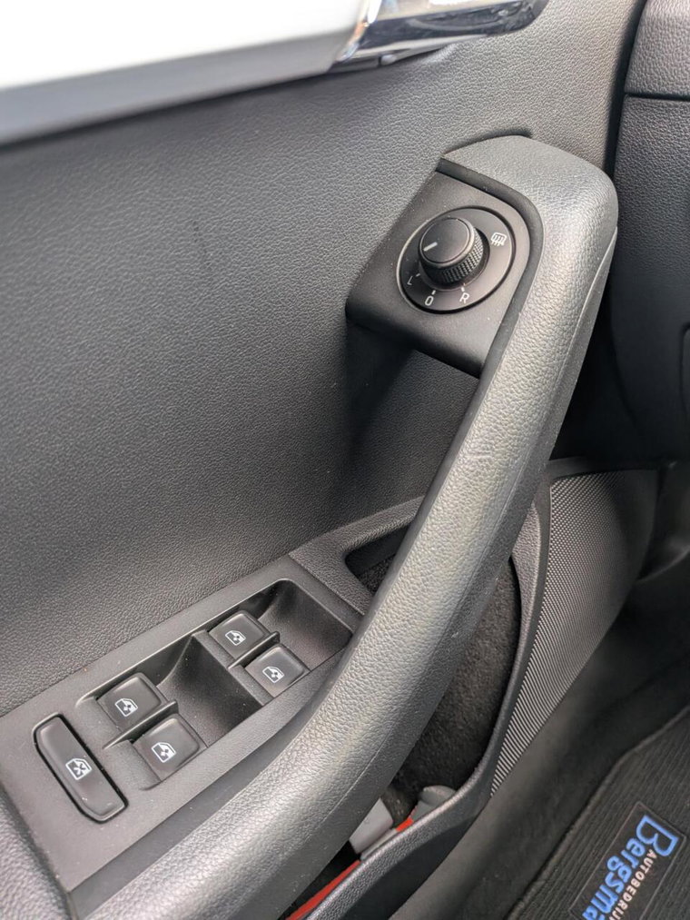 Vehicle Image 26