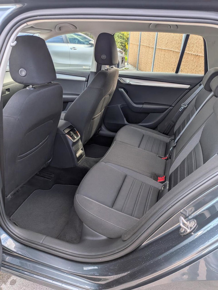 Vehicle Image 28