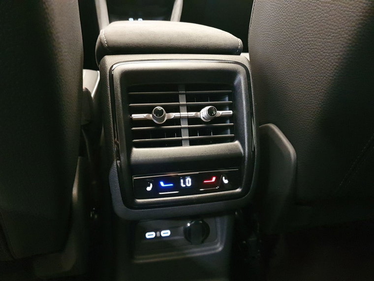 Vehicle Image 26