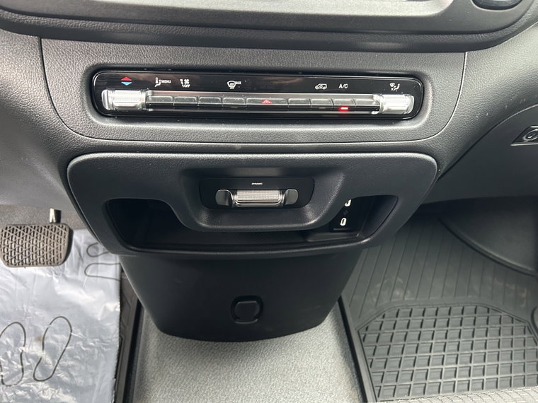 Vehicle Image 26