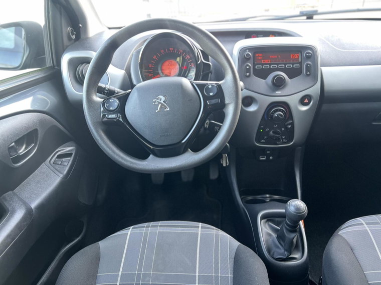 Vehicle Image 13