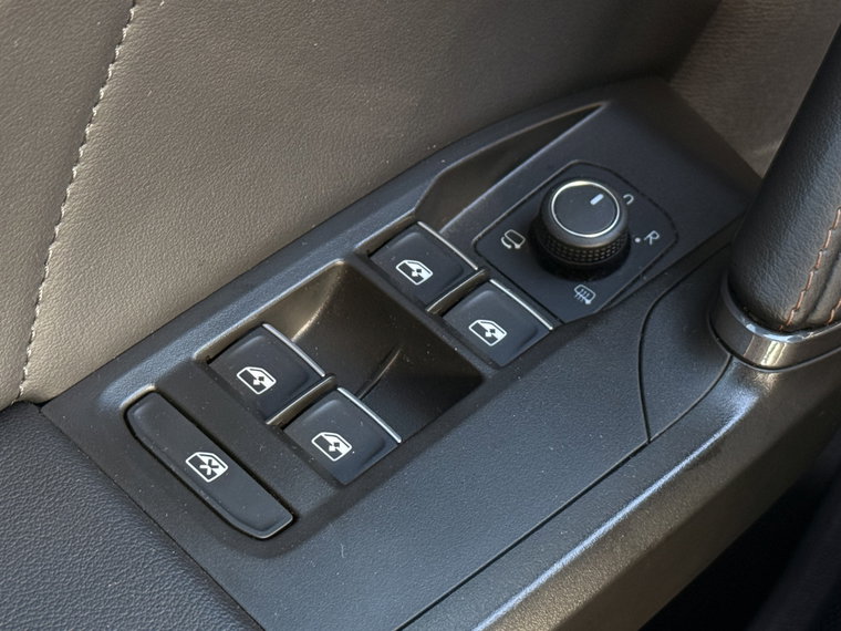 Vehicle Image 34