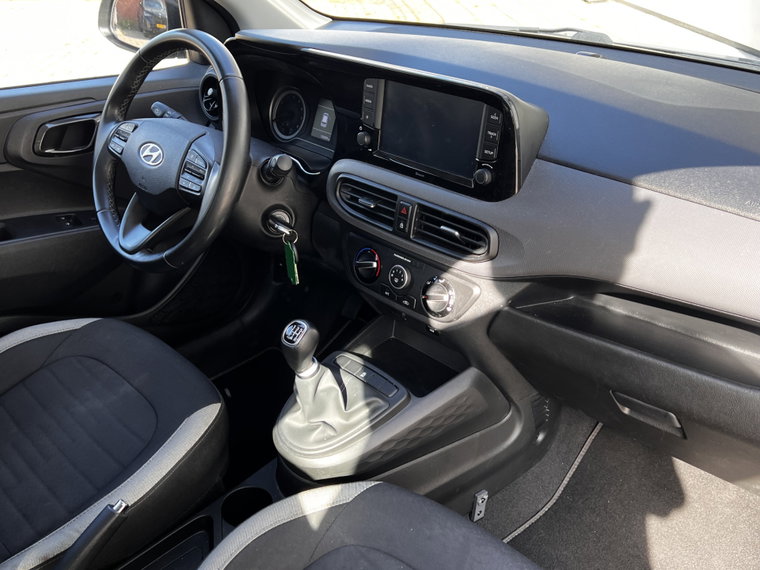 Vehicle Image 17