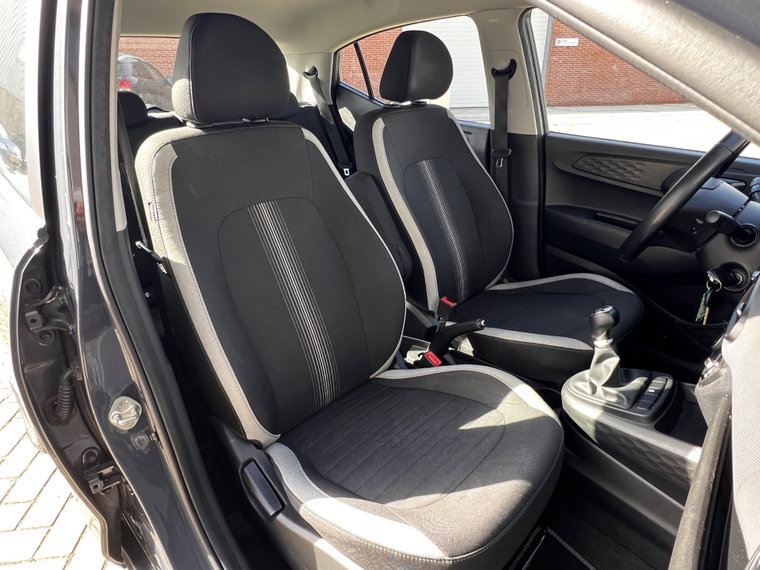 Vehicle Image 19