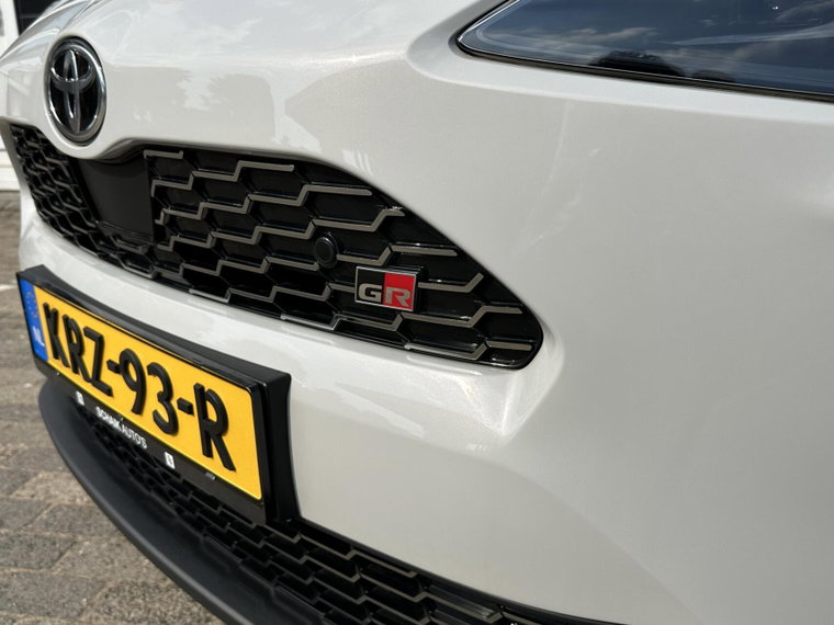 Vehicle Image 25
