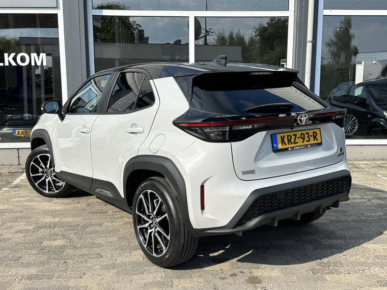 Vehicle Image 5
