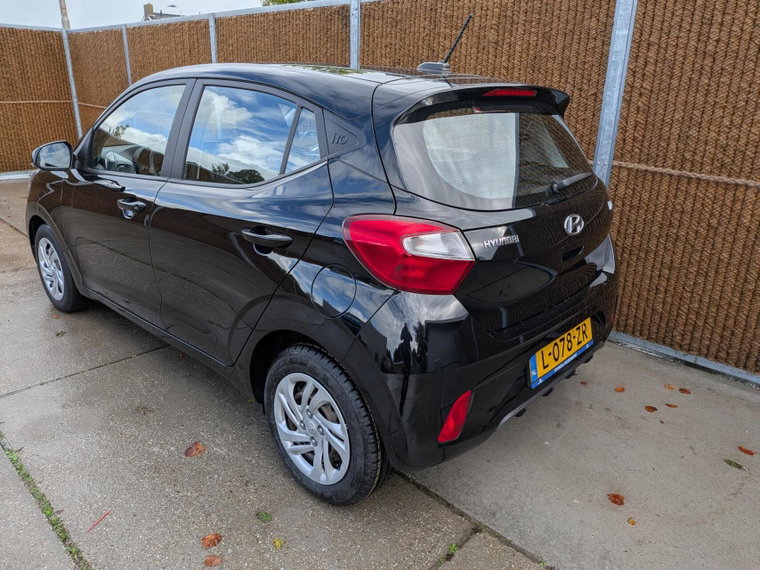 Vehicle Image 10