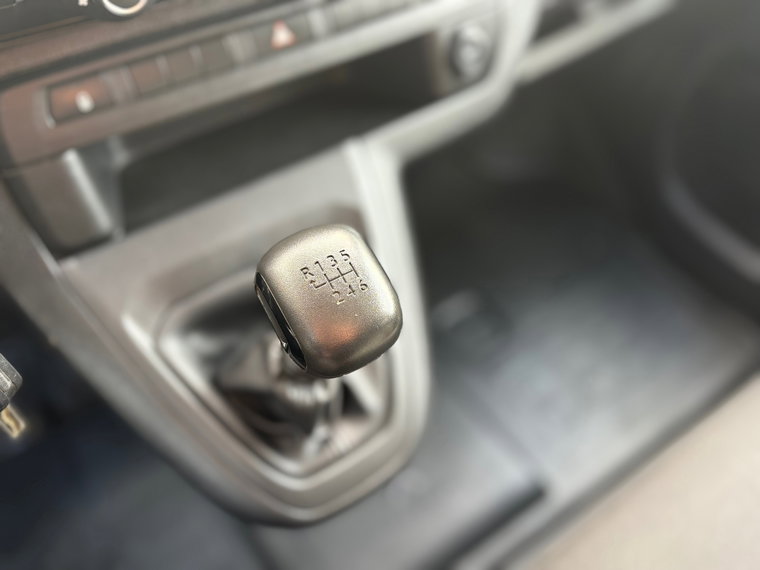 Vehicle Image 27