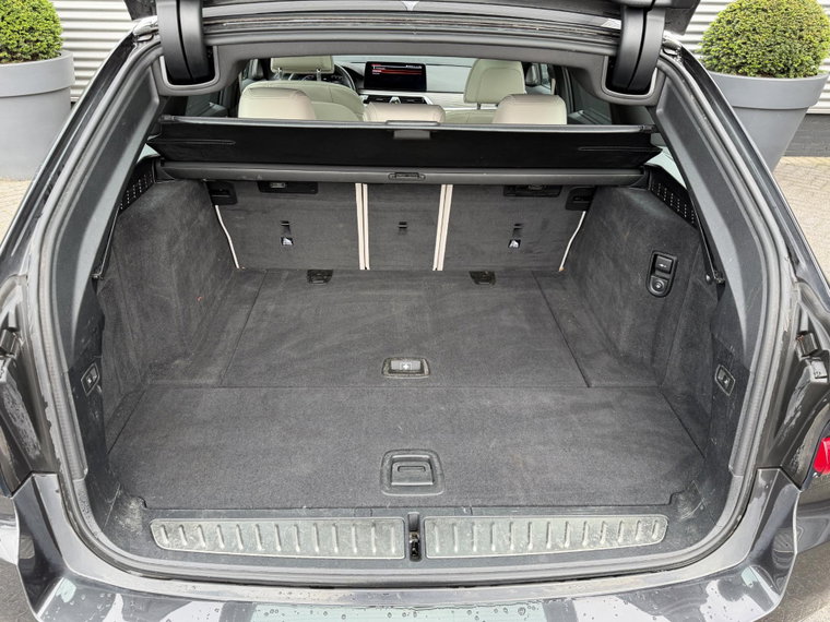 Vehicle Image 37