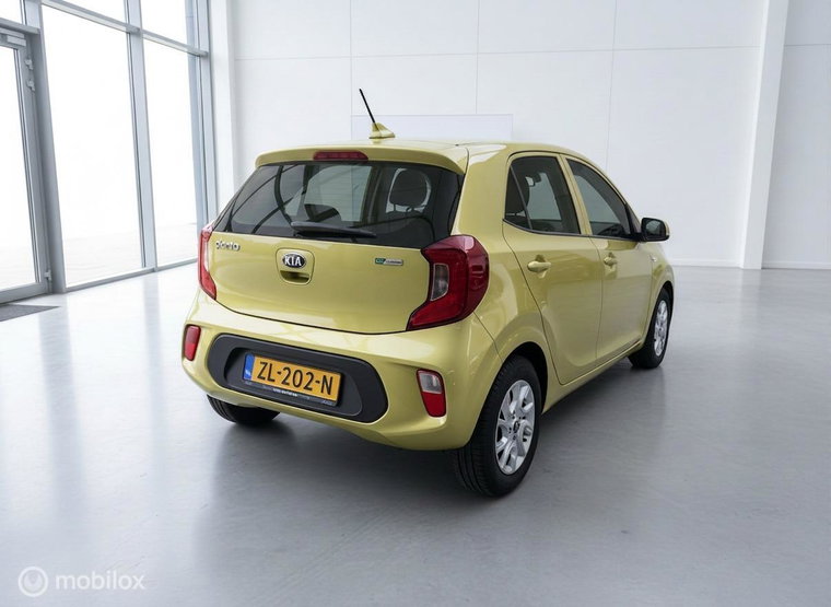Vehicle Image 8