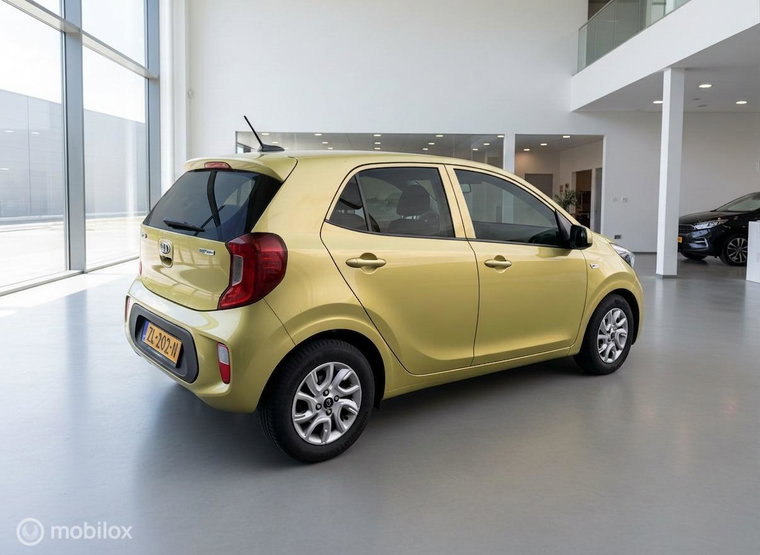 Vehicle Image 9