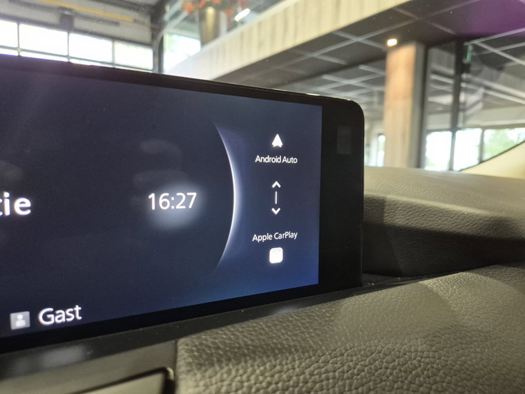Vehicle Image 38