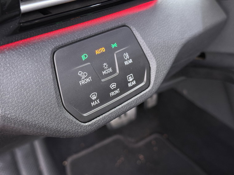 Vehicle Image 28