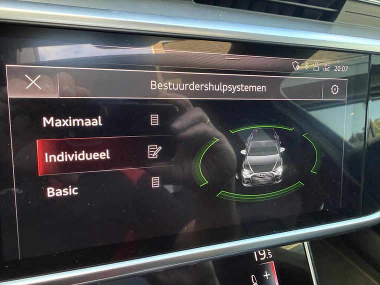Vehicle Image 32