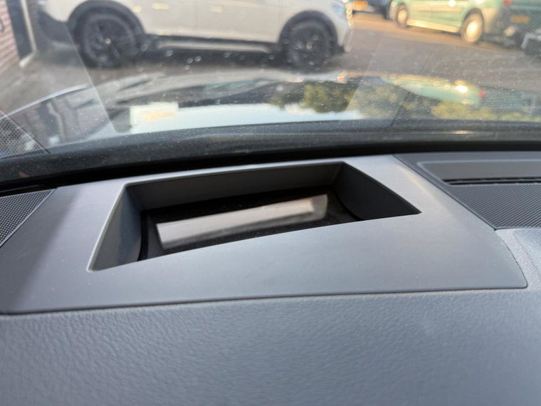 Vehicle Image 35