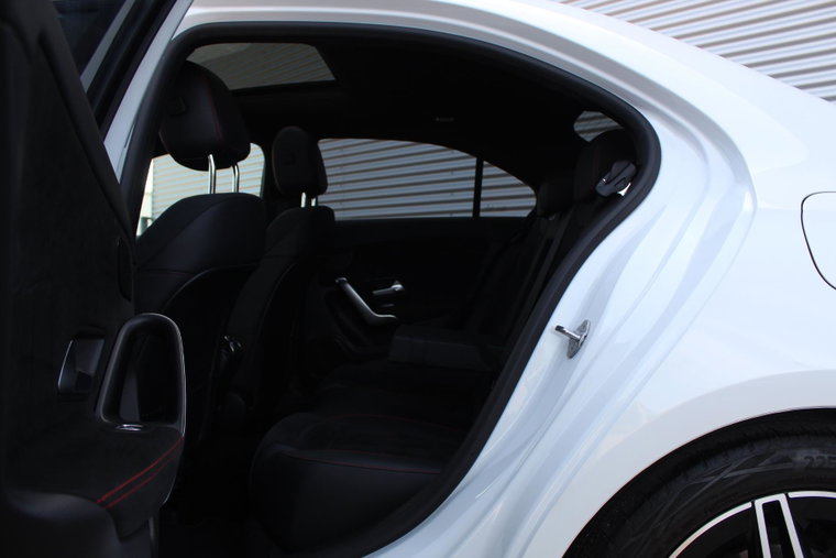 Vehicle Image 33