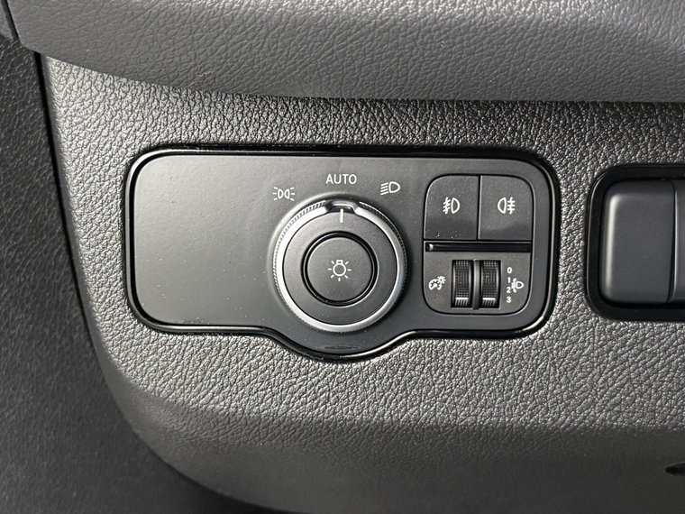Vehicle Image 28