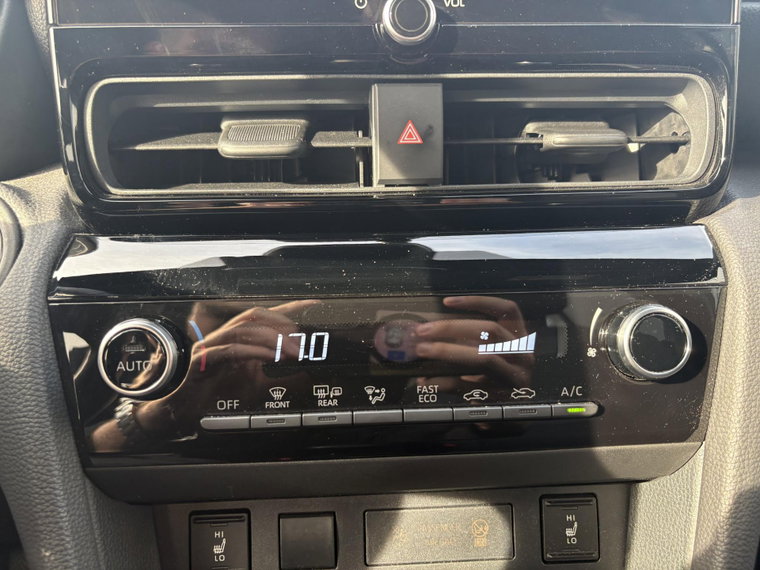 Vehicle Image 17