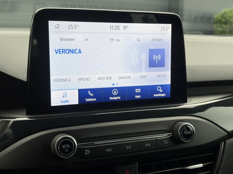 Vehicle Image 16