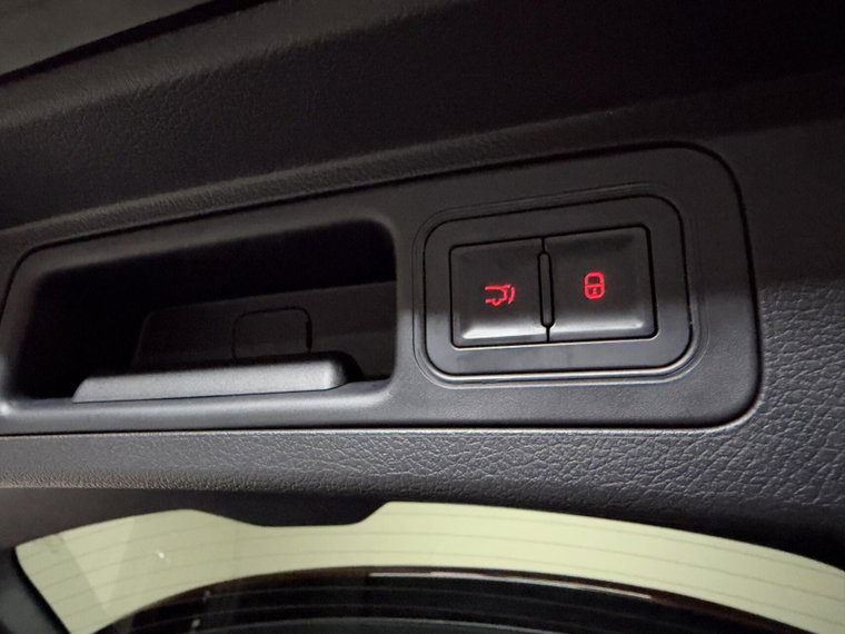Vehicle Image 52