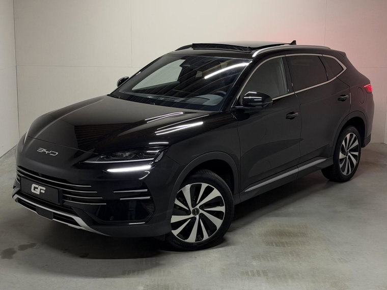 Vehicle Image 11