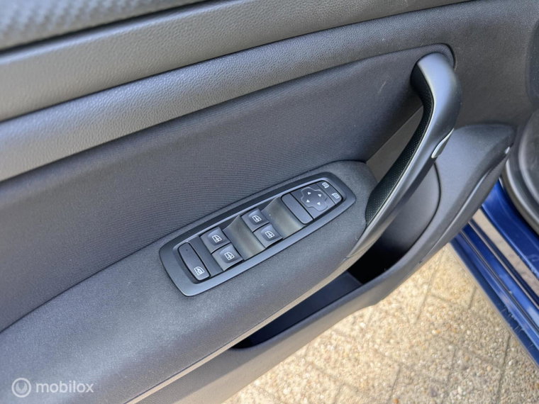 Vehicle Image 29