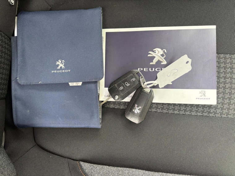 Vehicle Image 22