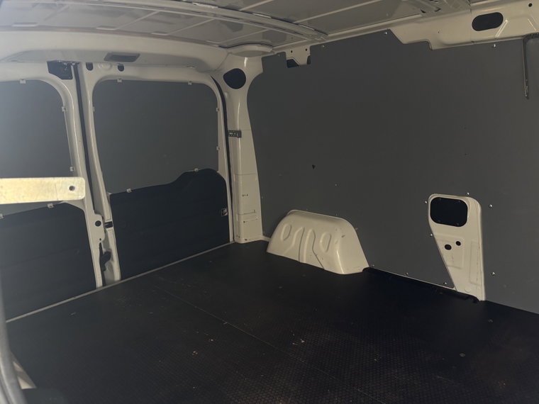 Vehicle Image 28