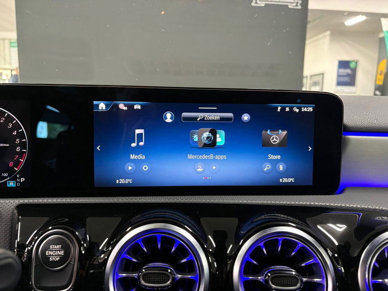 Vehicle Image 30