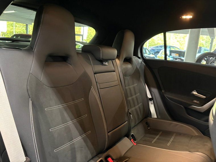 Vehicle Image 40